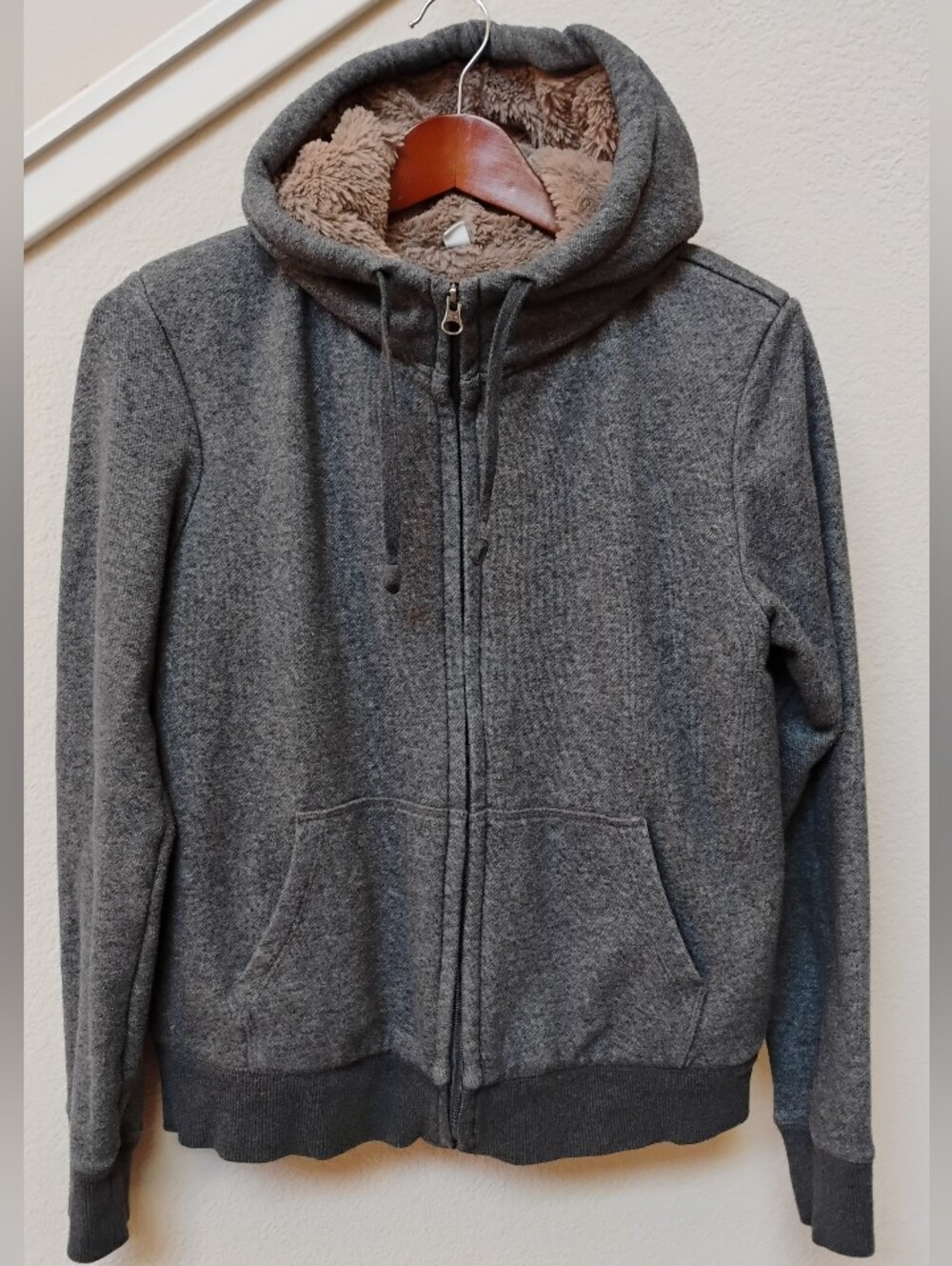 Uniqlo Women's Dark Gray Zip-Up Hooded Sweater with Sherpa Lining